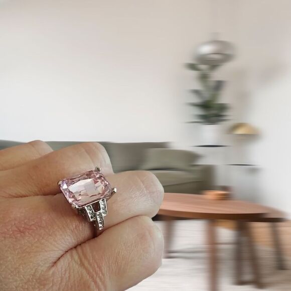 Elegant Pink Gemstone Ring - Picture 7 of 14